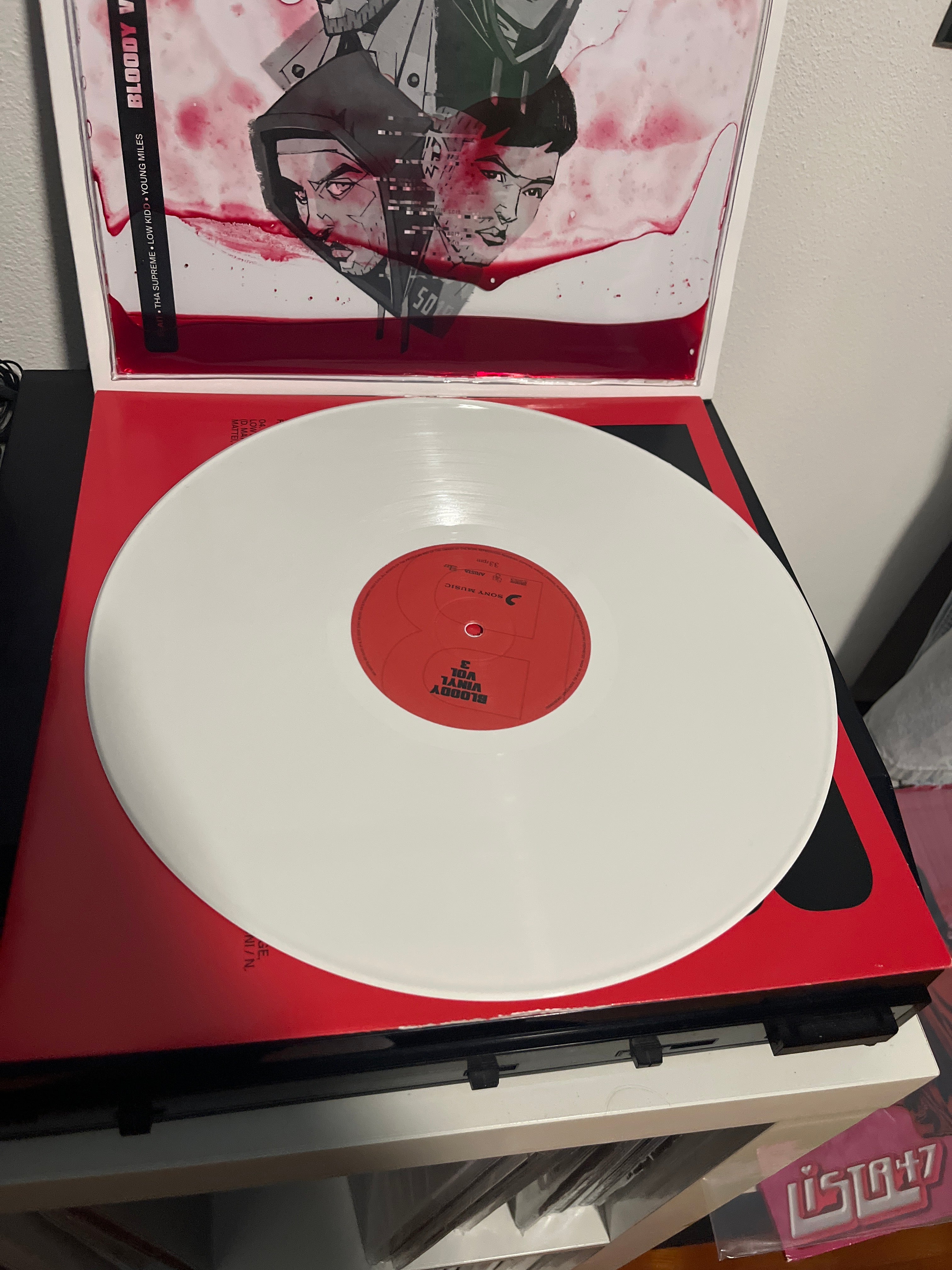 Bloody vinyl 3, edizione sangue (Slait, Thasup, Young miles, Low kid)