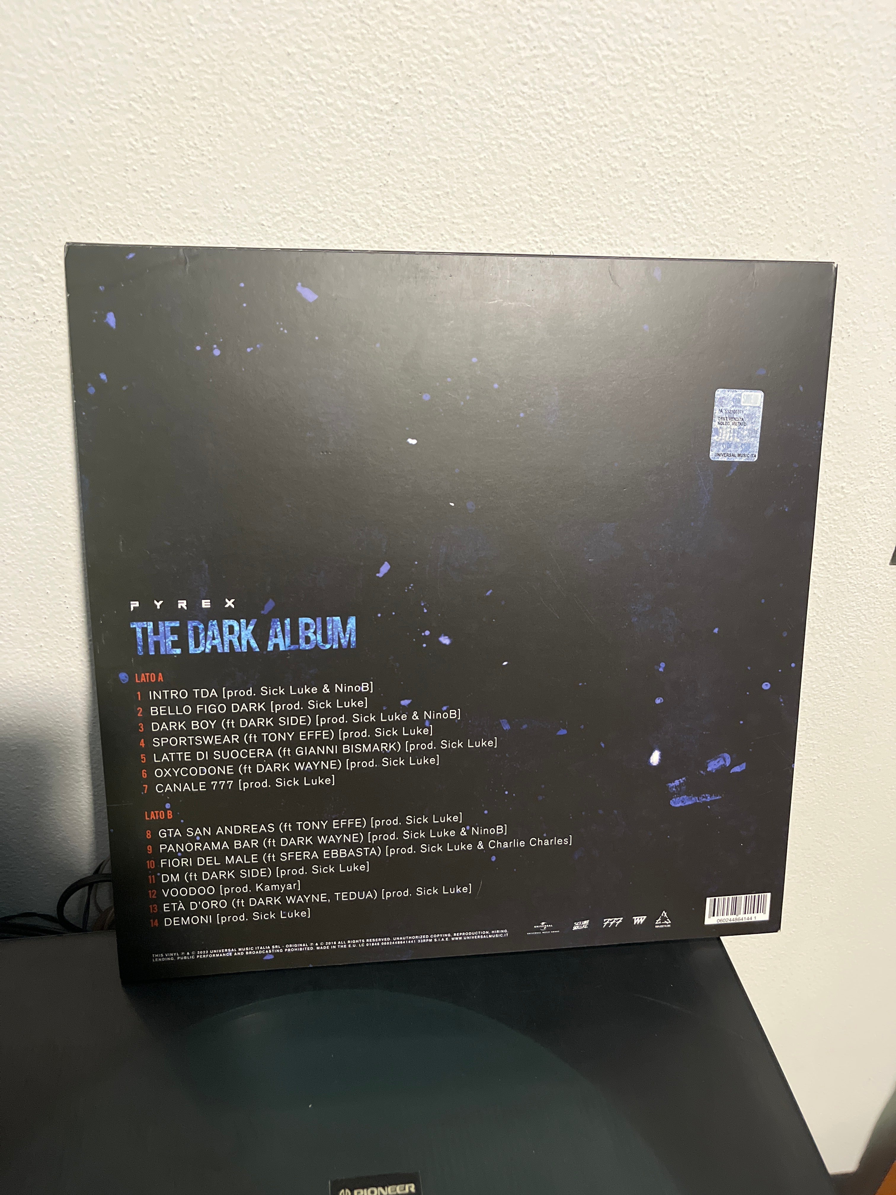 The dark album, autografato (Pyrex)