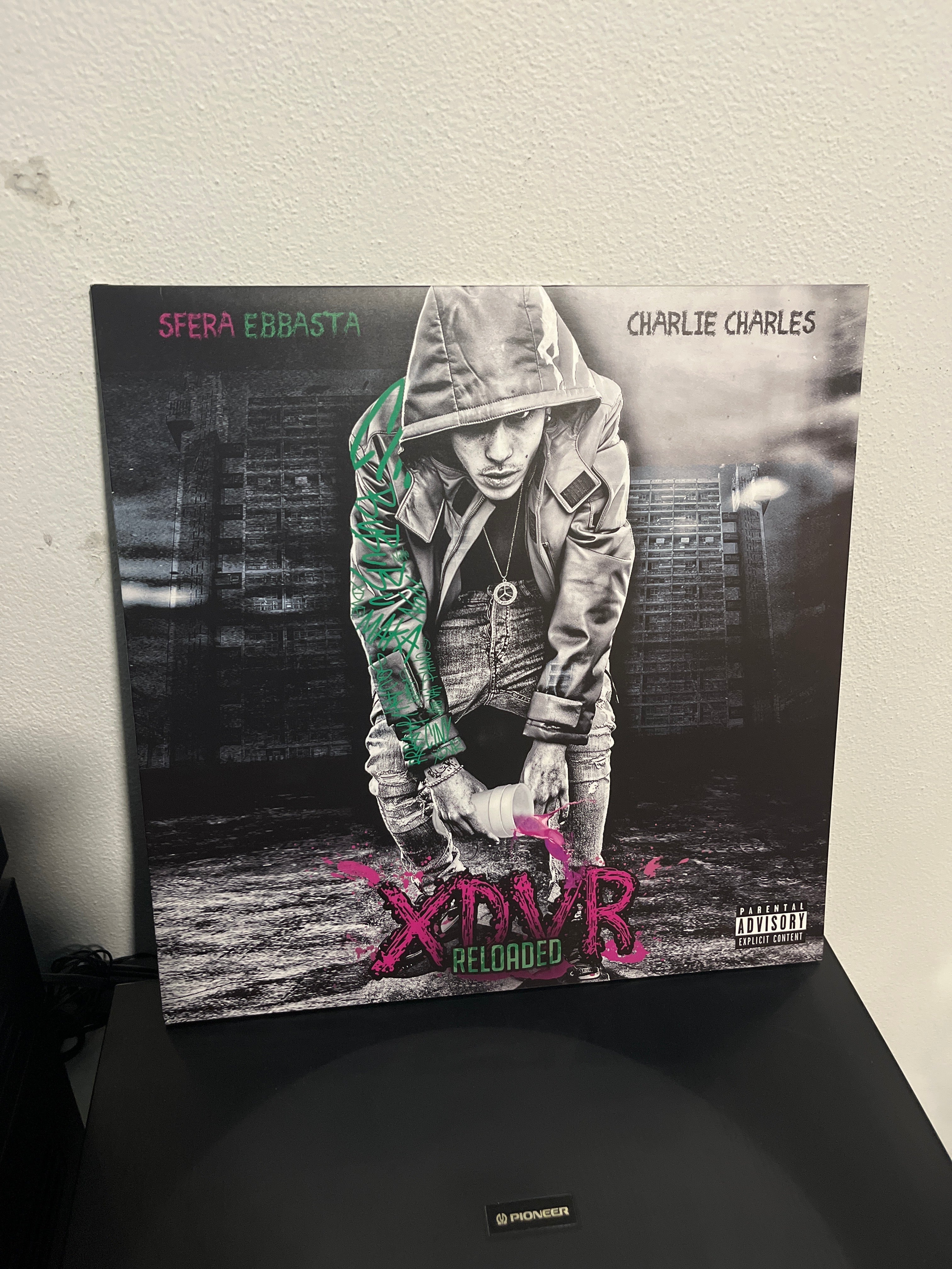 XDVR, prima stampa autografato viola (Sfera ebbasta)