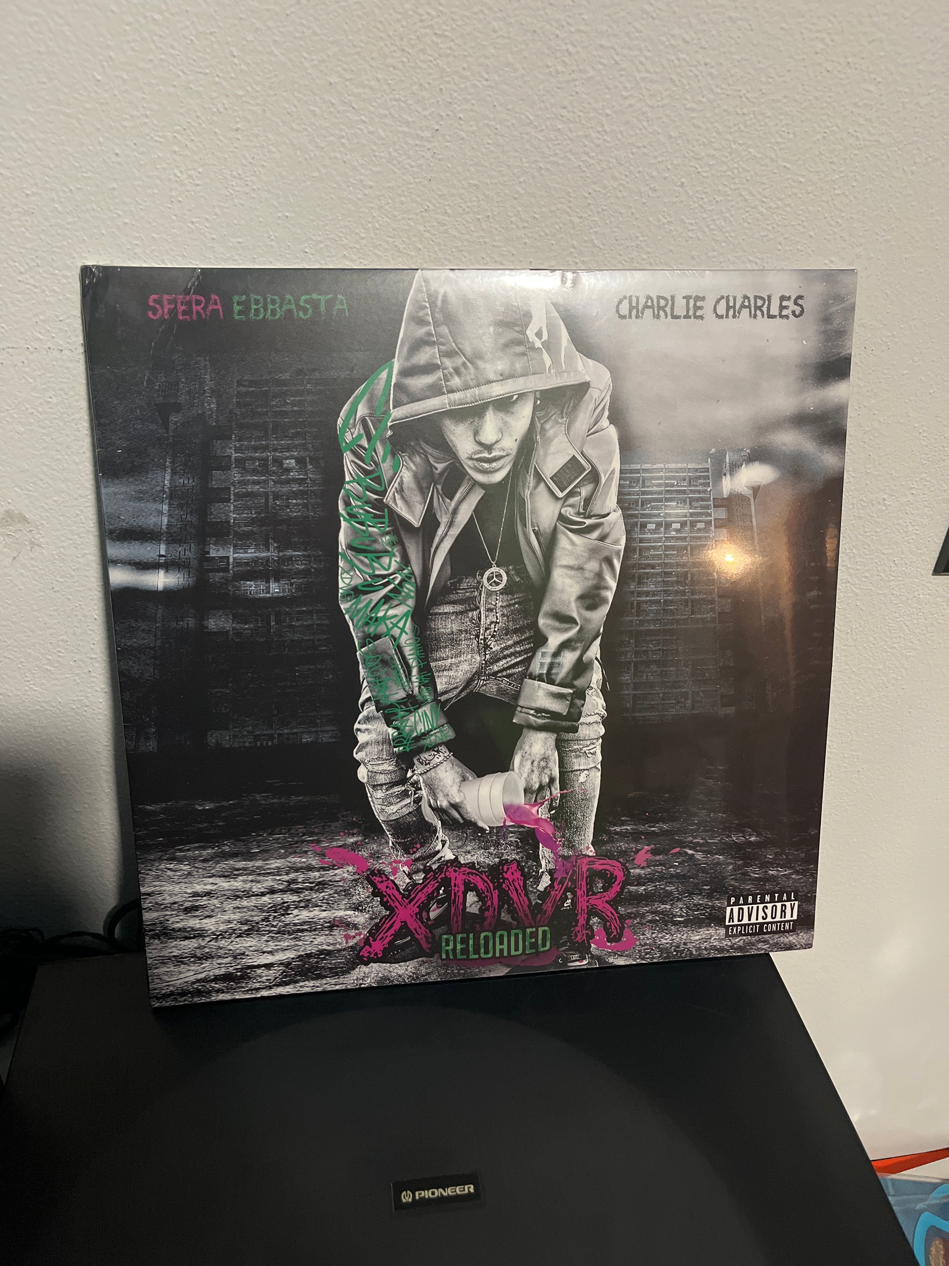 XDVR, prima stampa autografato viola (Sfera ebbasta)