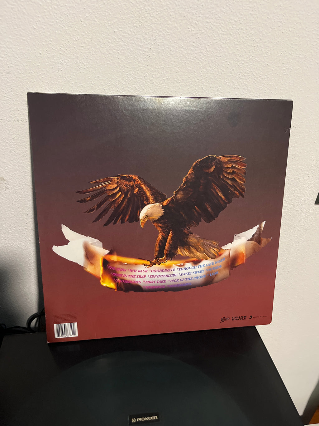 Birds in the trap sing mcnight (Travis scott)