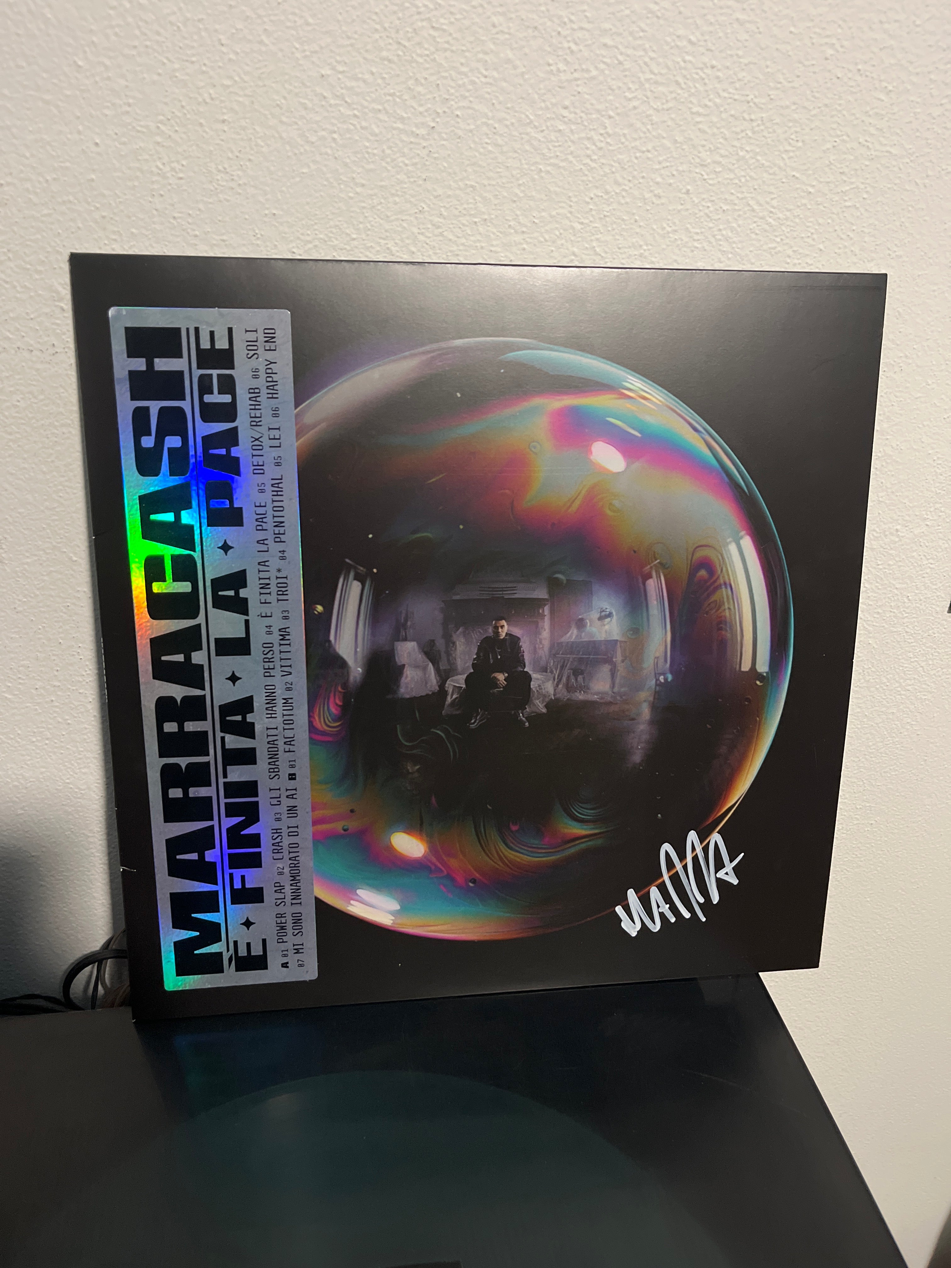 È finita la pace, autografato numerato (Marracash)