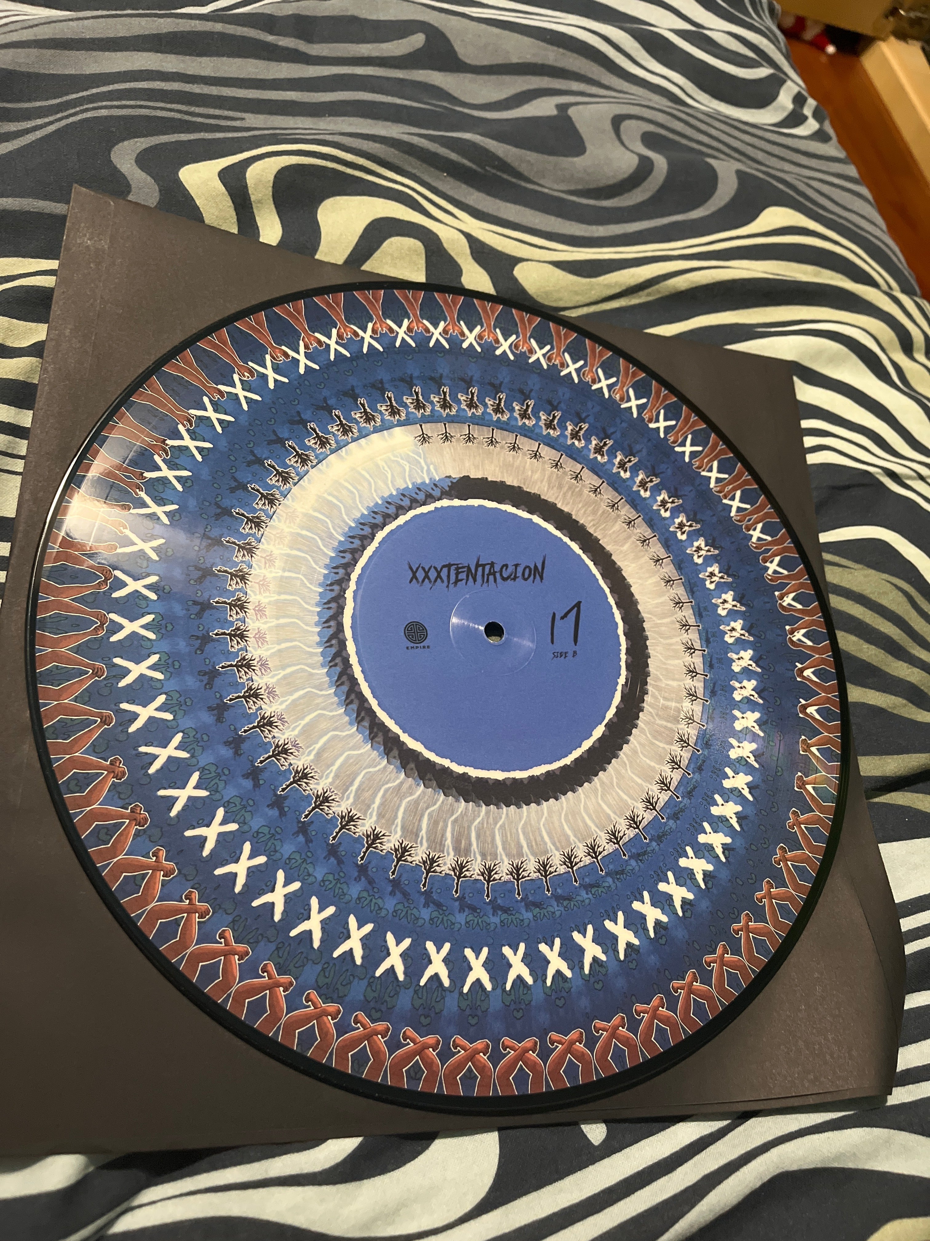 17, picture disc (Xxxtentacion)