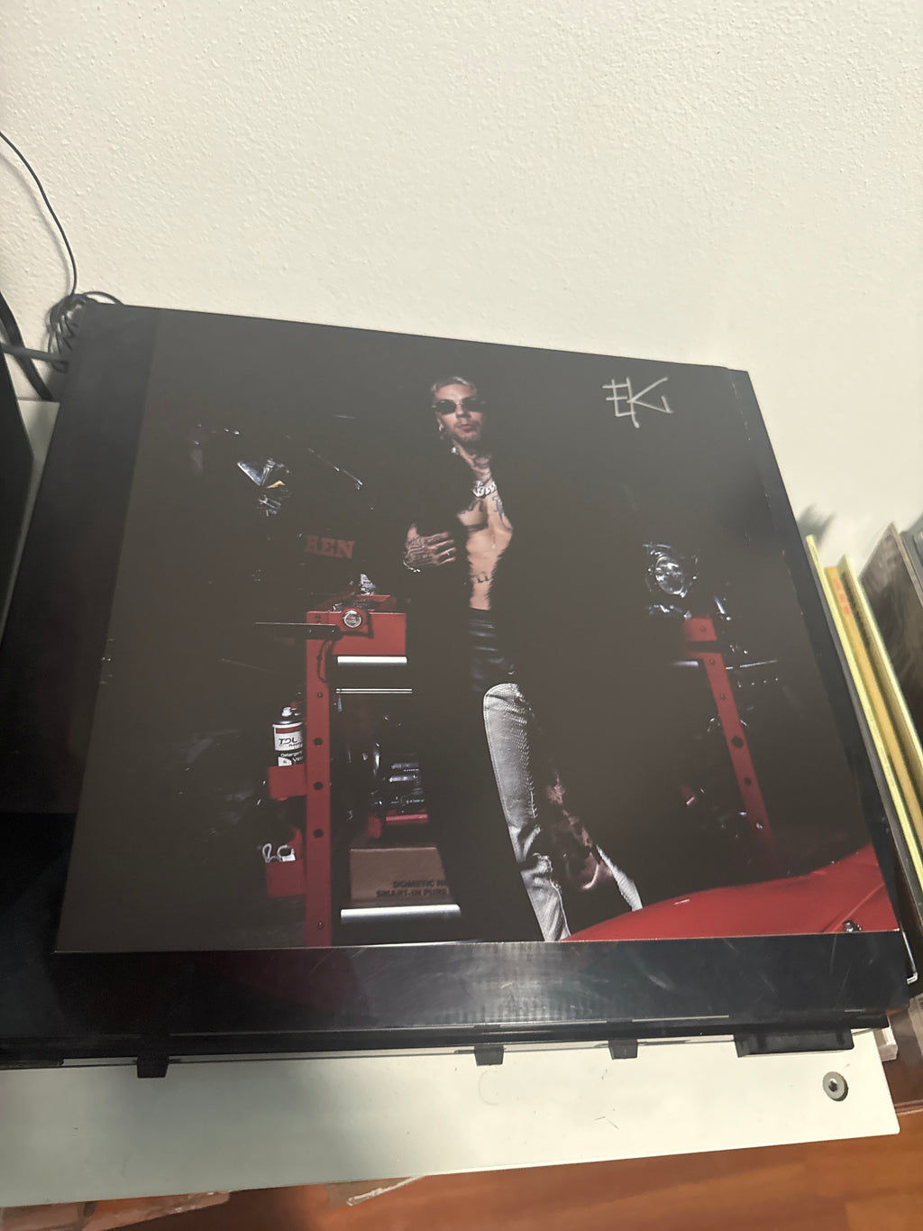 Musica triste, autografato (Emis killa)