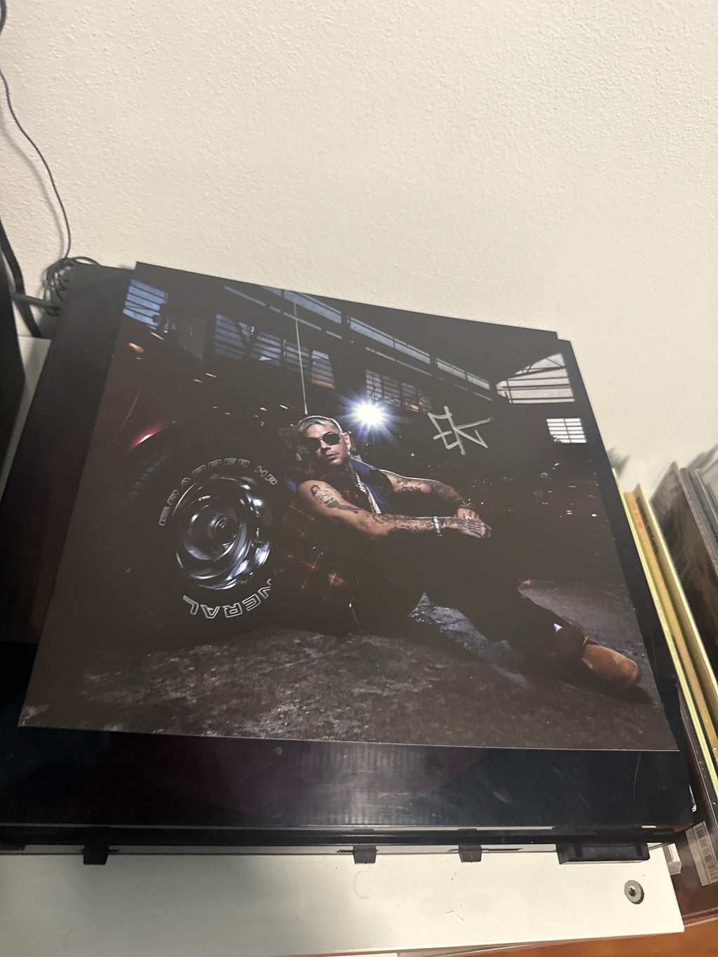 Musica triste, autografato (Emis killa)