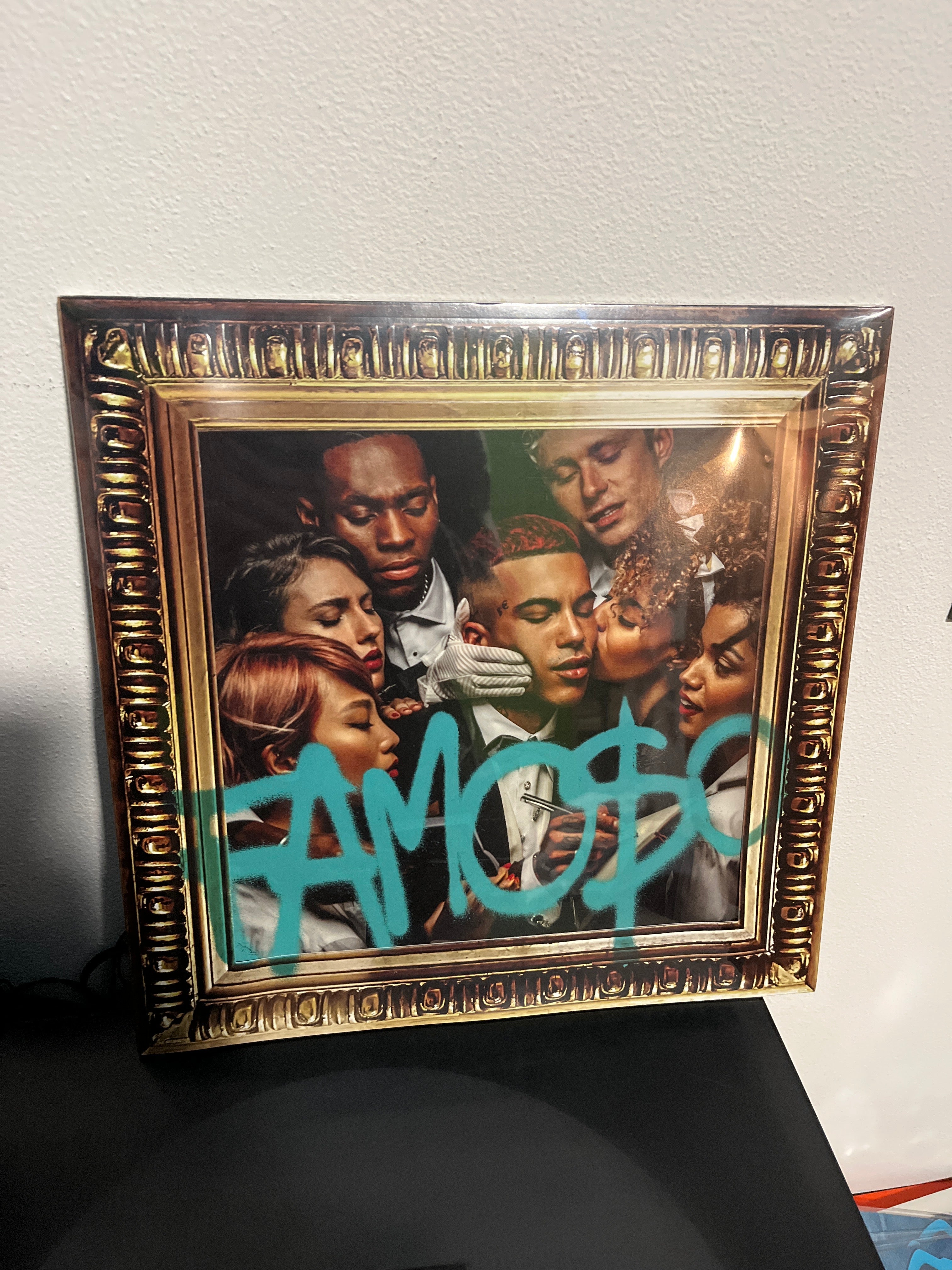 Famoso, blu tiffany (Sfera ebbasta)