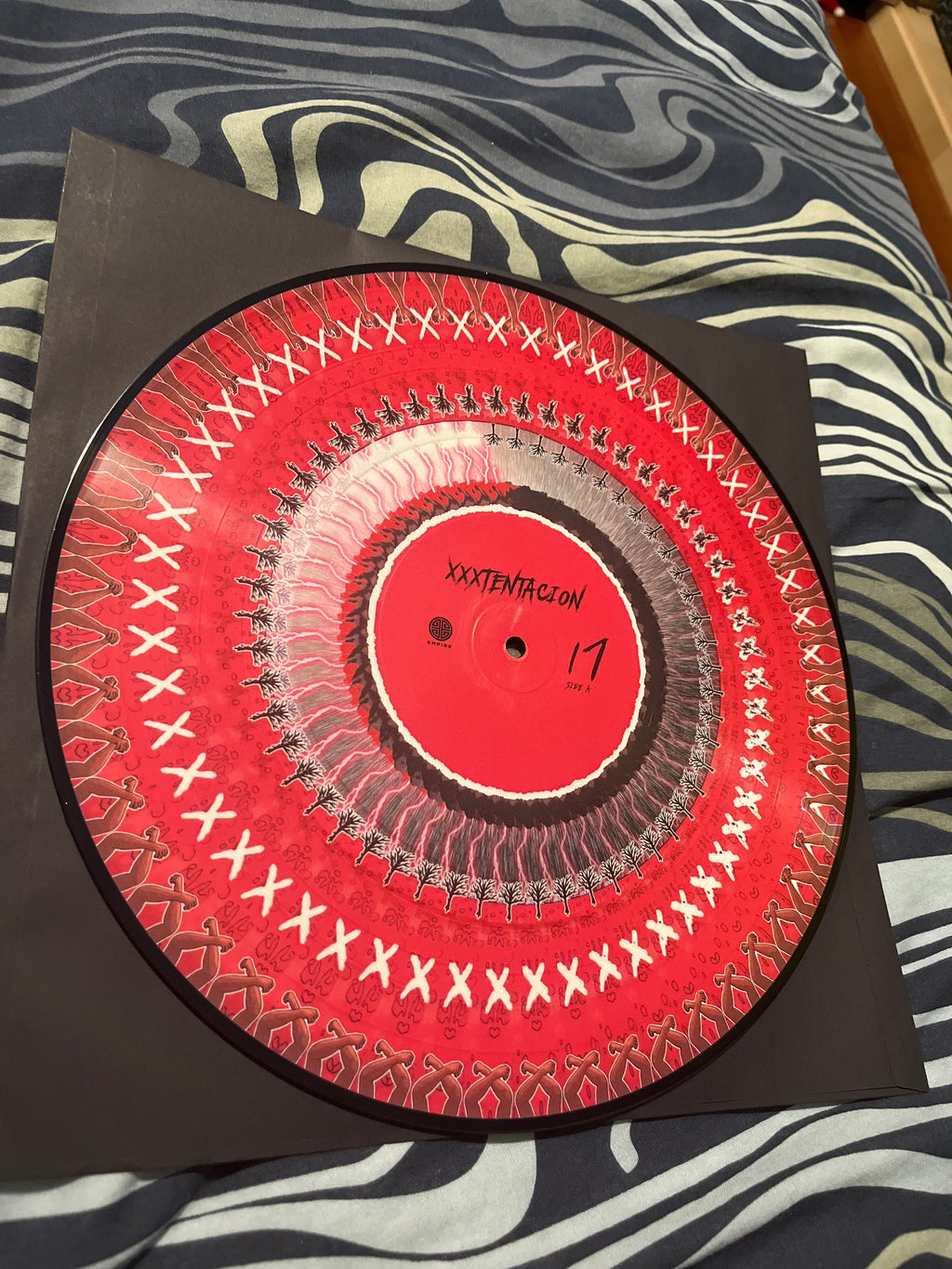 17, picture disc (Xxxtentacion)