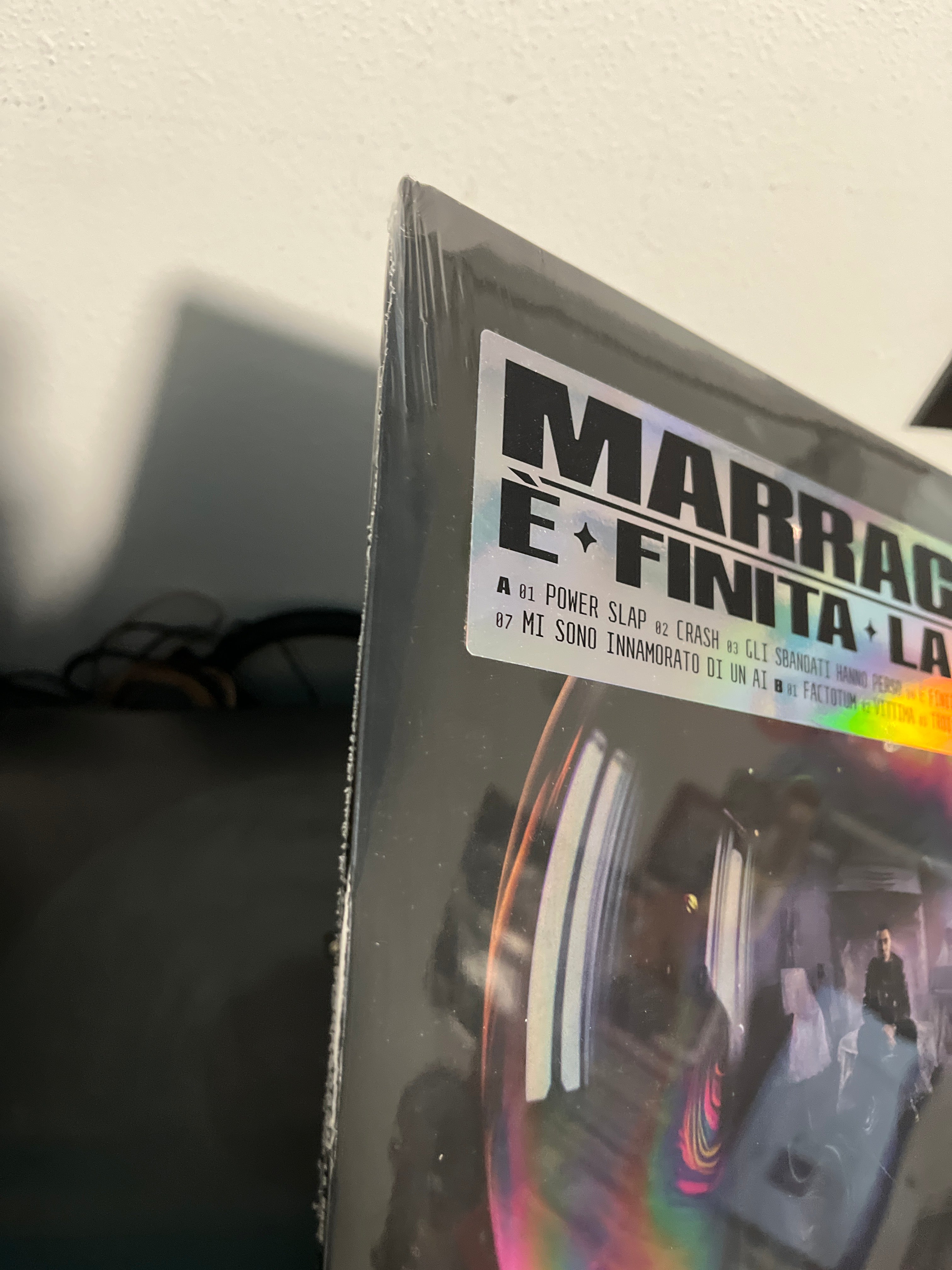 È finita la pace, autografato numerato (Marracash)