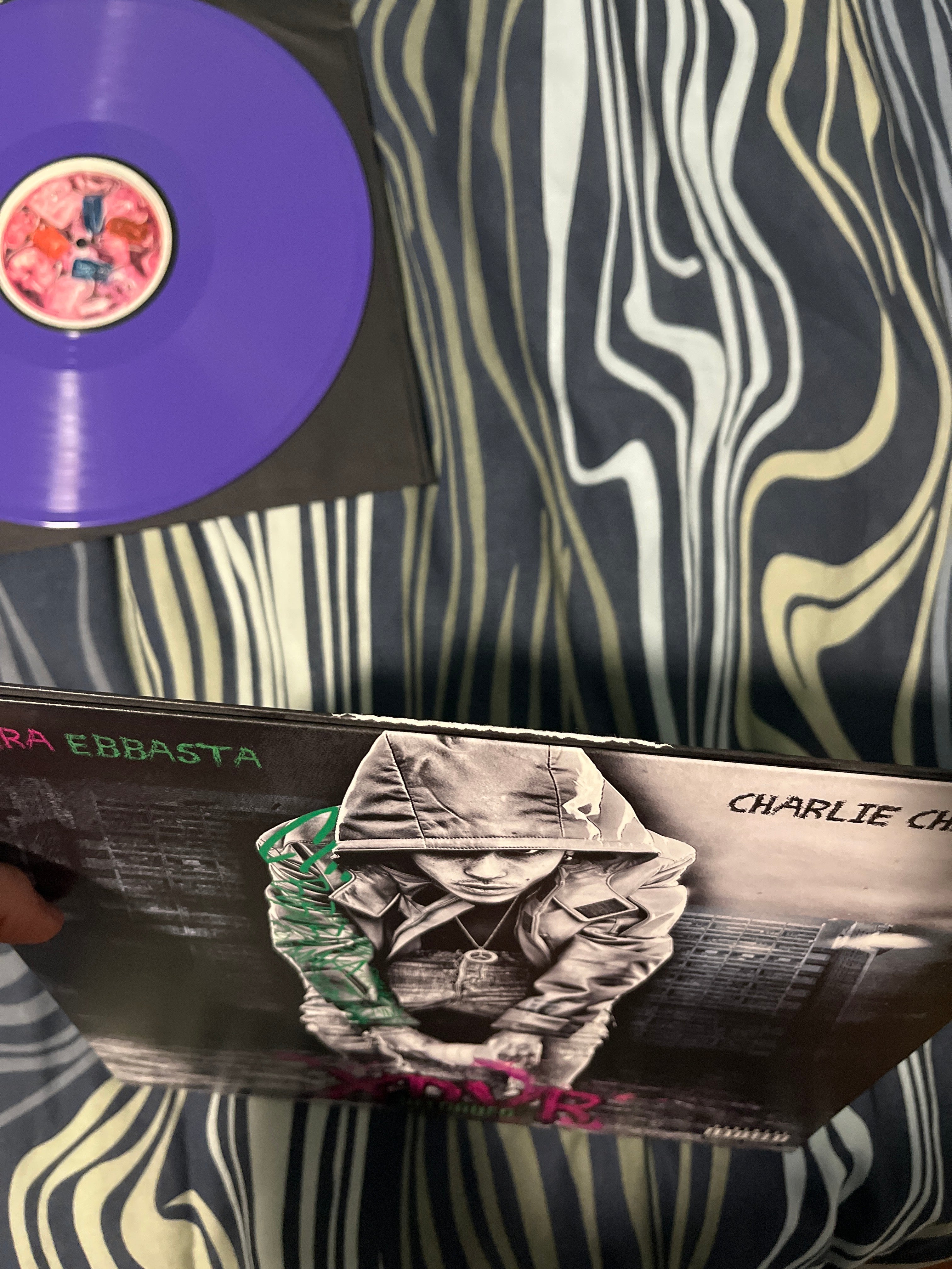 XDVR, prima stampa autografato viola (Sfera ebbasta)