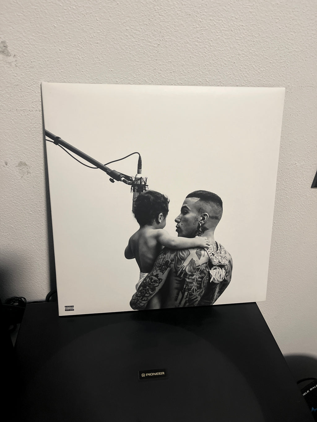 X2vr, autografato (Sfera ebbasta)
