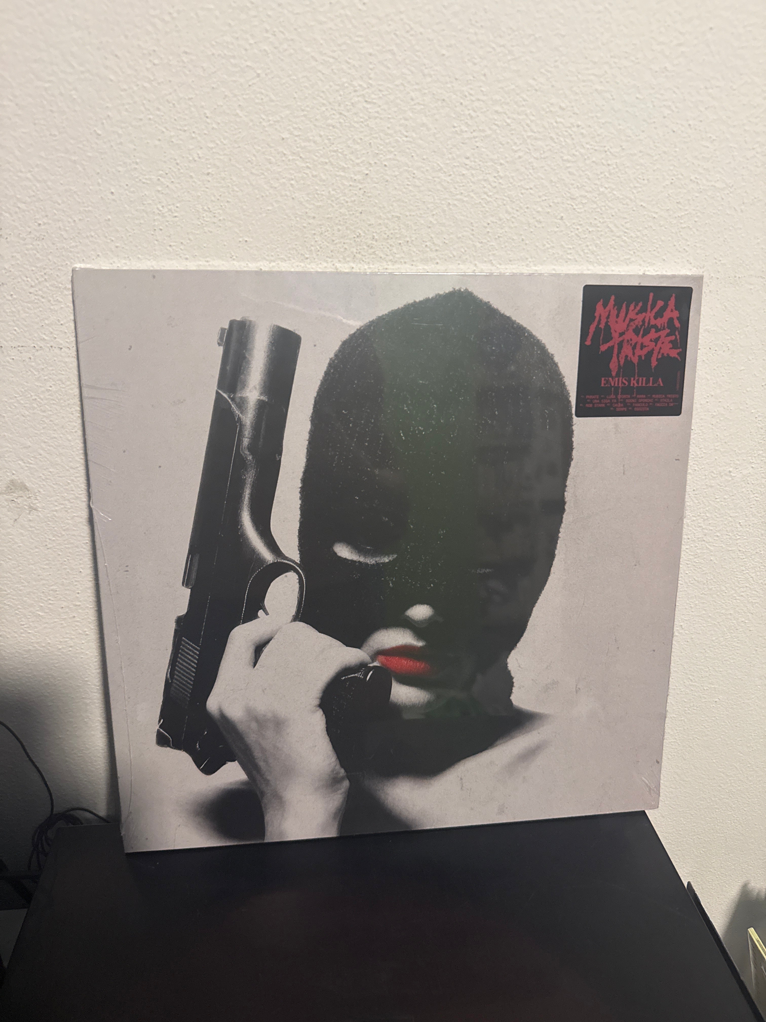 Musica triste, autografato (Emis killa)